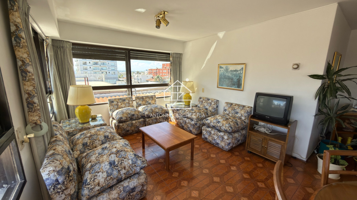 Apartamento ID.3199 - Venta Apartamento 2 Dormitorios y Dependencia Península Punta del Este