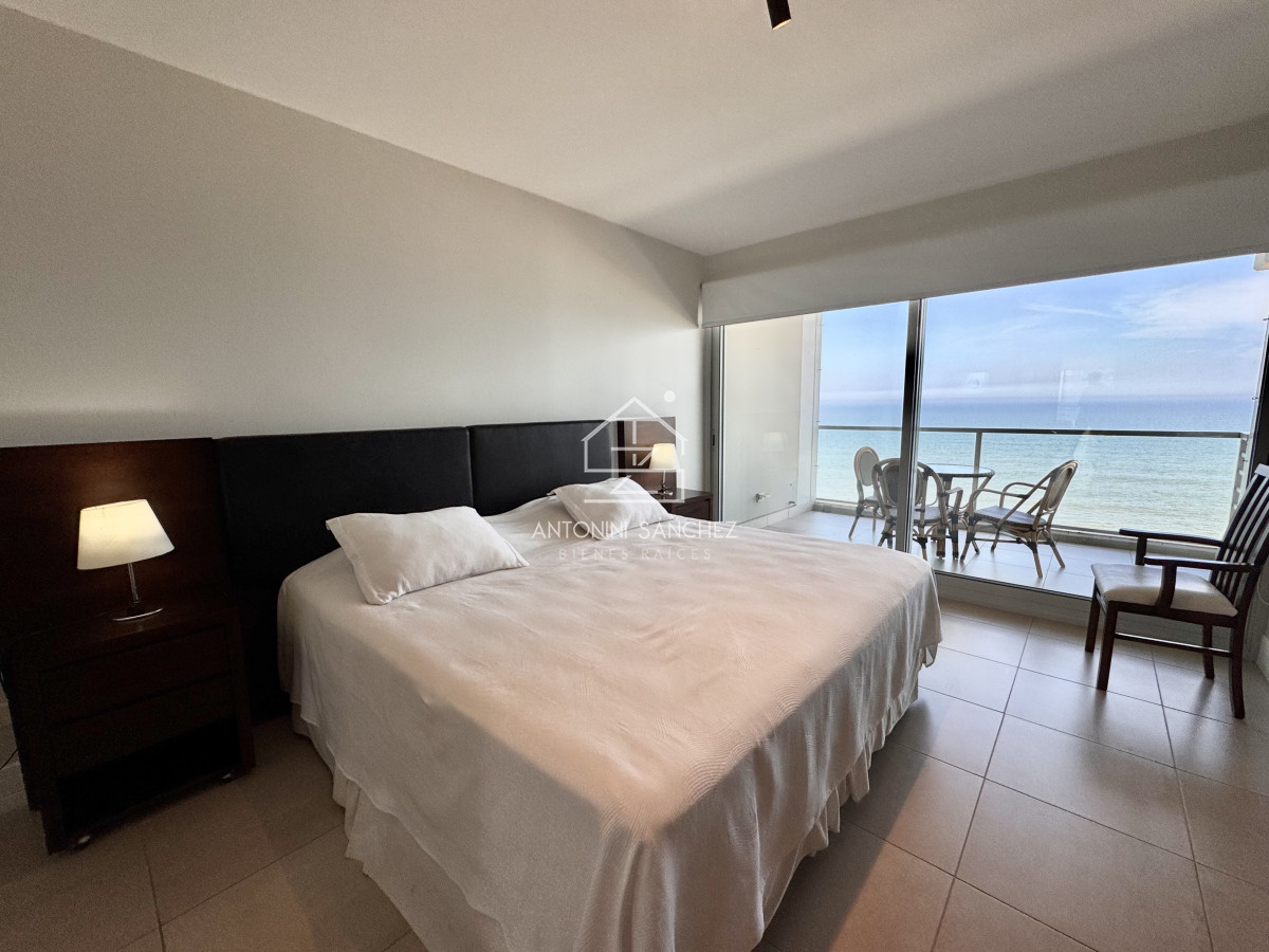 Apartamento ID.1749 - Venta Apartamento 2 dormitorios y servicio Le Parc Punta Del Este