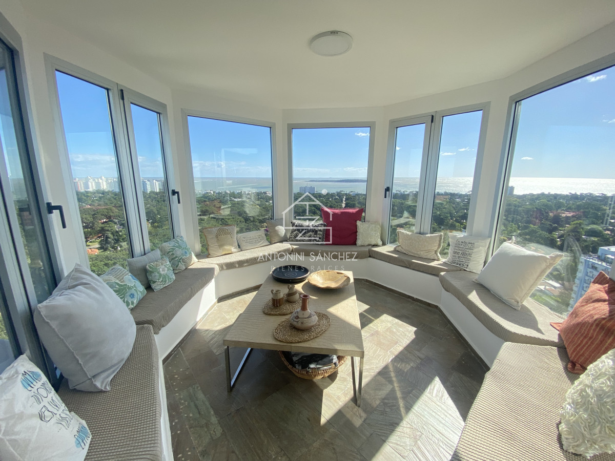 Apartamento ID.1547 - En venta, espectacular Pent-house, Punta del este