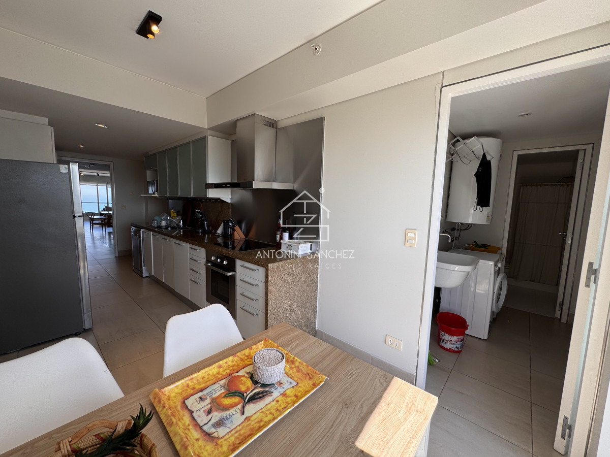 Apartamento ID.1749 - Venta Apartamento 2 dormitorios y servicio Le Parc Punta Del Este