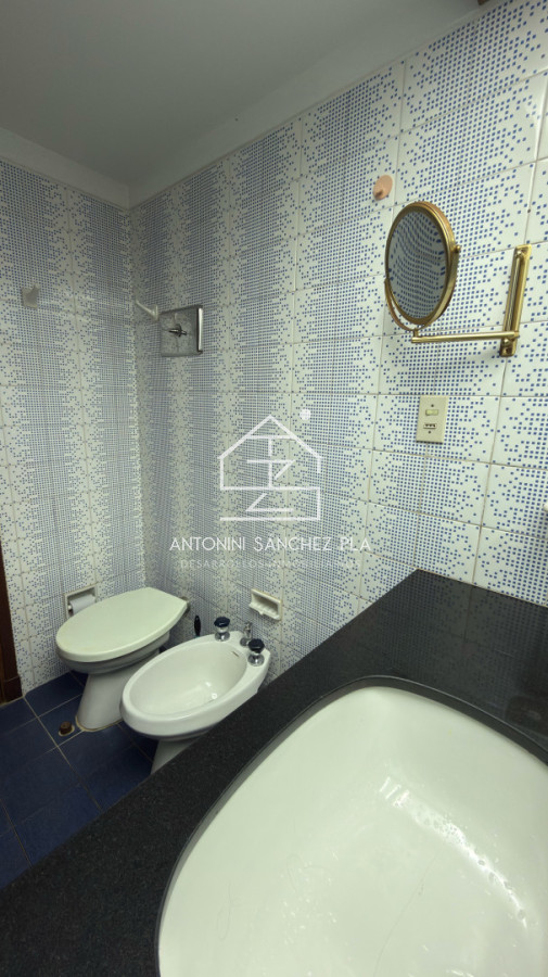 Apartamento ID.3199 - Venta Apartamento 2 Dormitorios y Dependencia Península Punta del Este