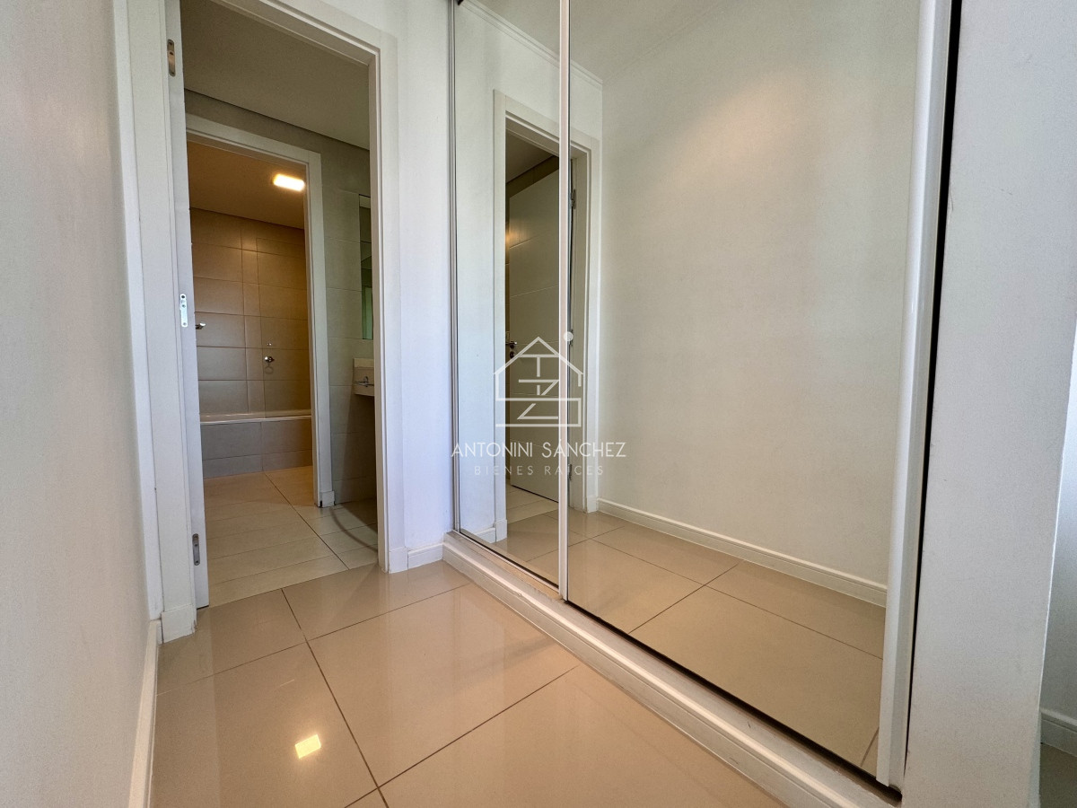 Apartamento ID.1089 - Venta Apartamento 3 dormitorios 4 baños Punta del Este