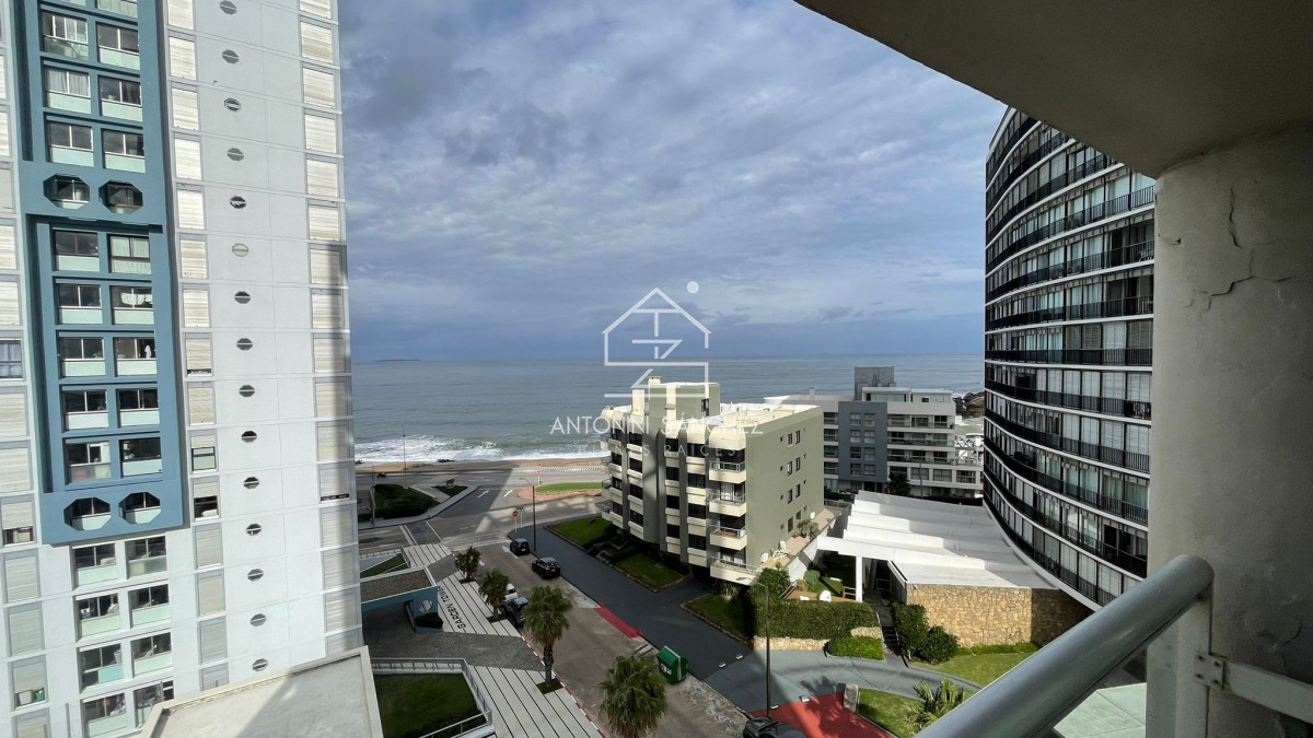 Apartamento ID.2210 - VENTA APARTAMENTO DE 2 DORMITORIOS. PUNTA DEL ESTE PENINSULA