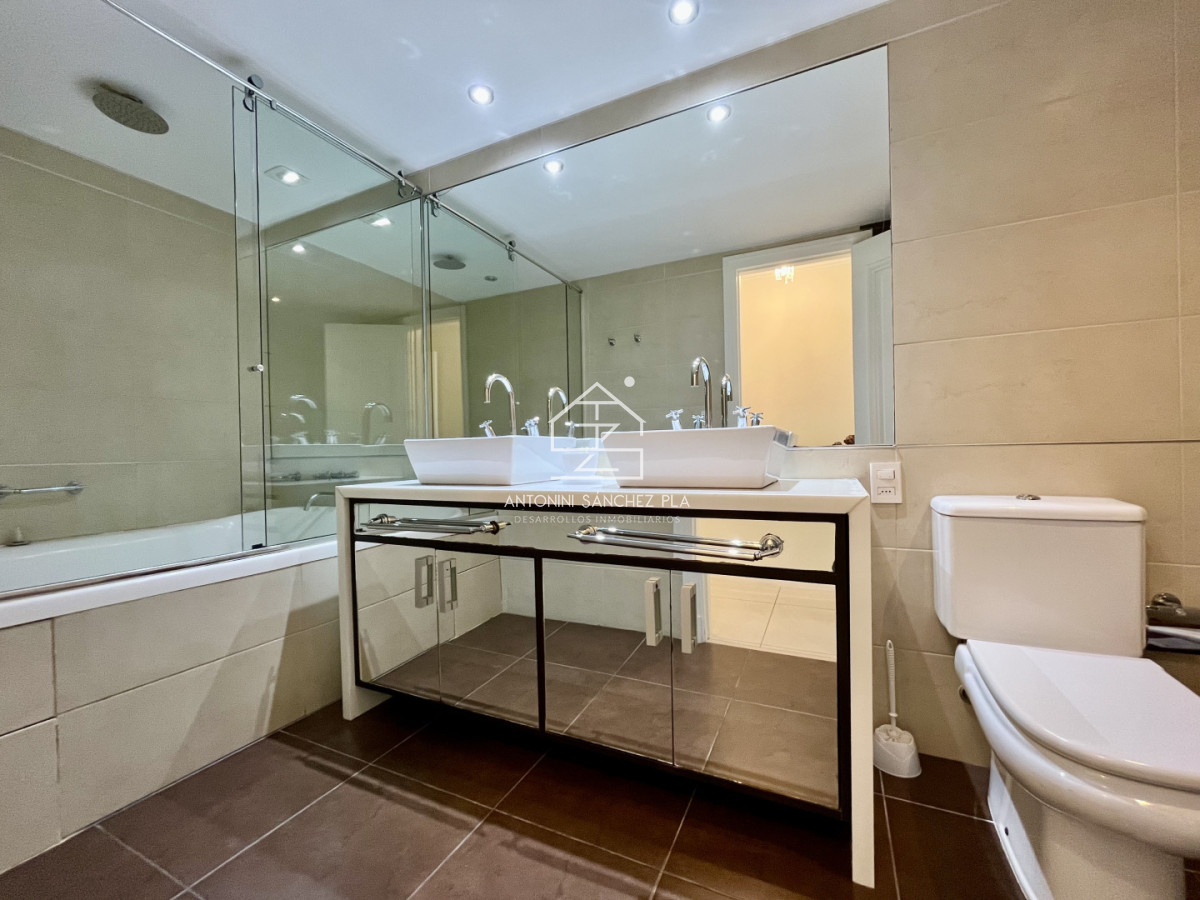 Apartamento ID.3511 - Venta Apartamento 3 Dormitorios Punta del Este