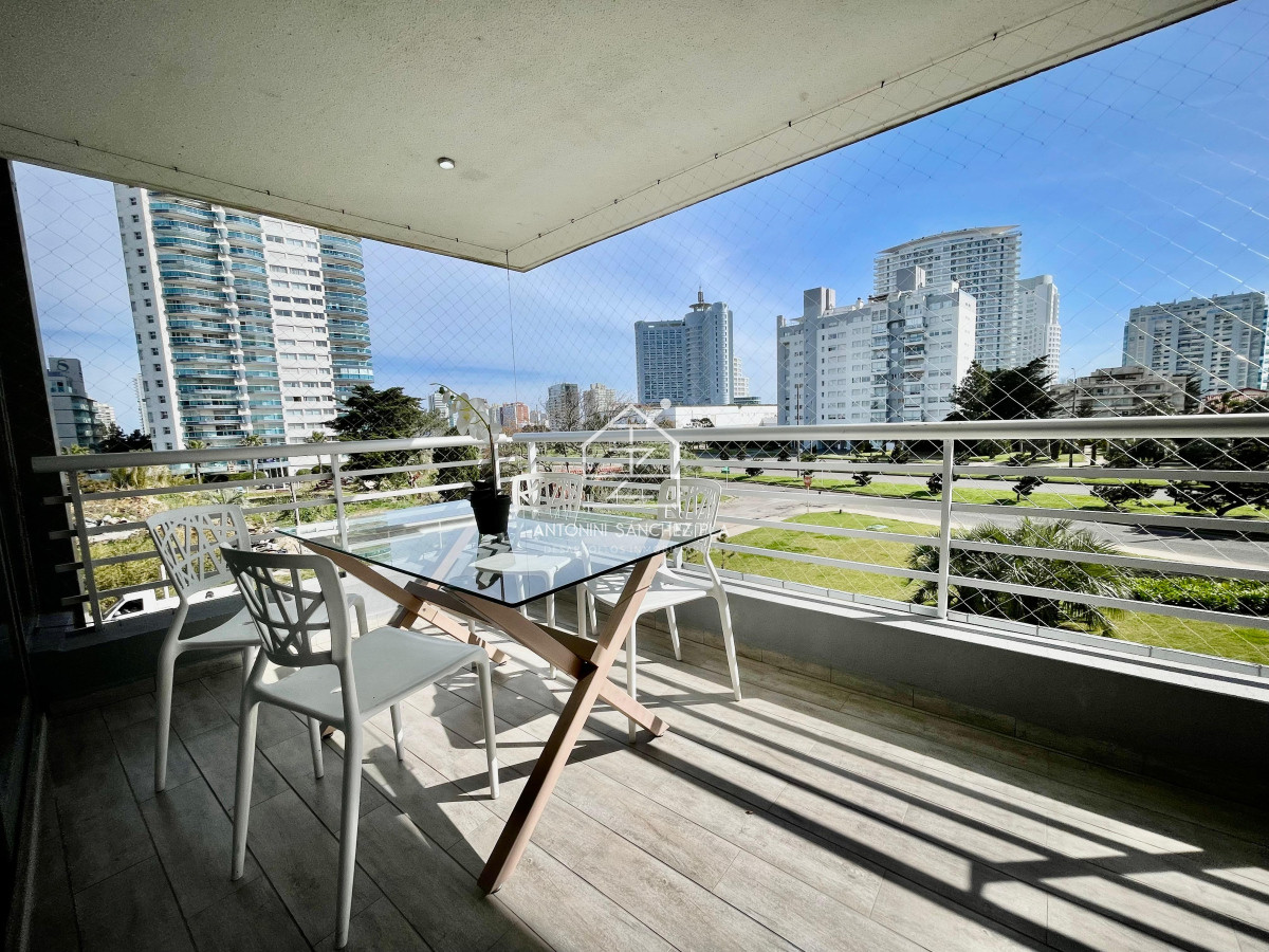 Apartamento ID.1130 - Venta apartamento 3 dormitorios Punta Del Este