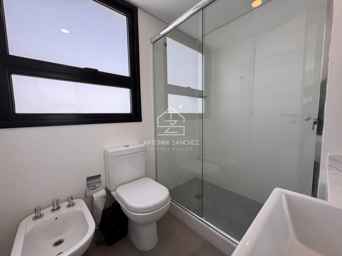 Apartamento ID.1865 - Venta apartamento 2 dormitorios 2 baños Punta del Este