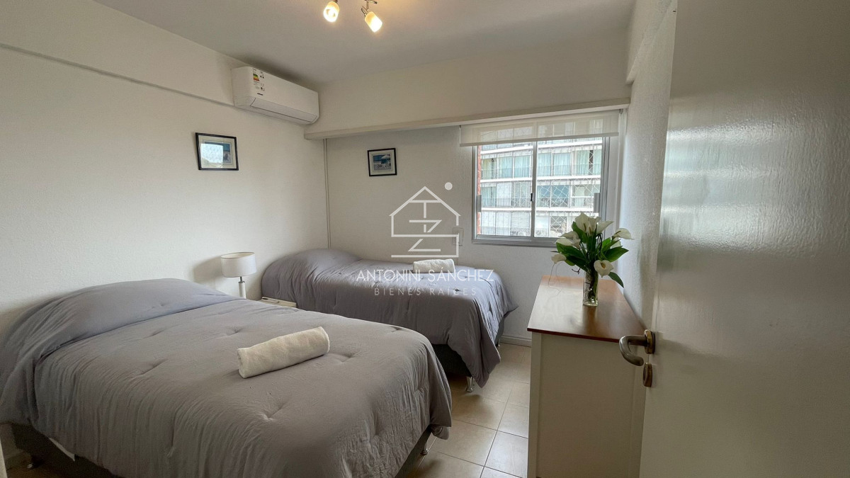 Apartamento ID.2210 - VENTA APARTAMENTO DE 2 DORMITORIOS. PUNTA DEL ESTE PENINSULA