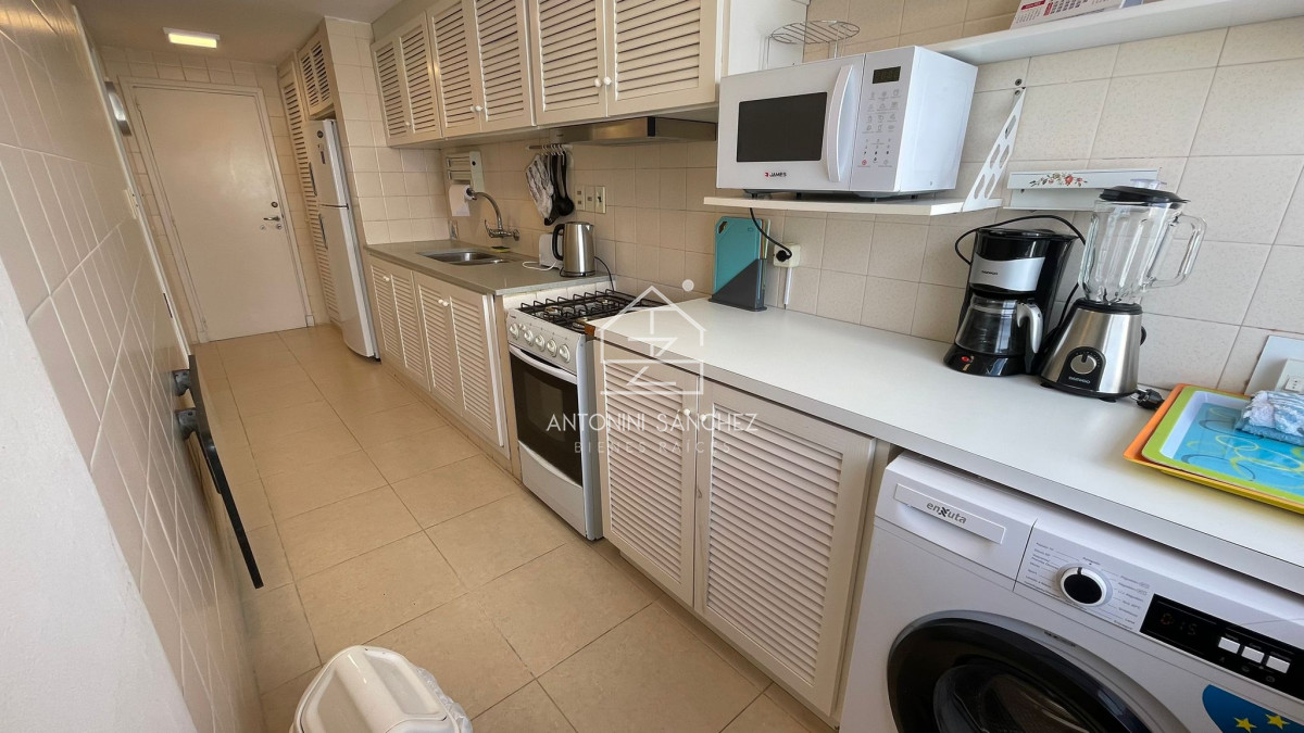 Apartamento ID.2210 - VENTA APARTAMENTO DE 2 DORMITORIOS. PUNTA DEL ESTE PENINSULA