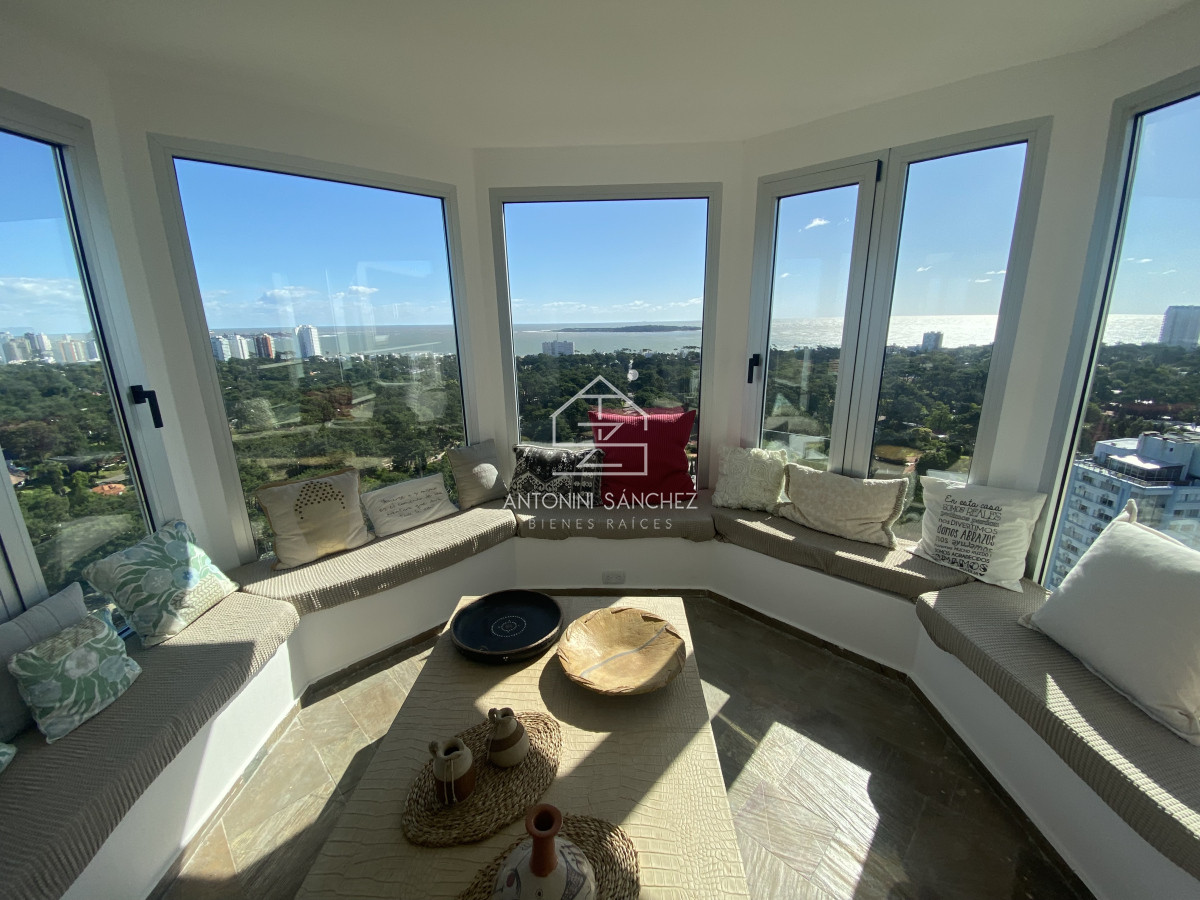 Apartamento ID.1547 - En venta, espectacular Pent-house, Punta del este