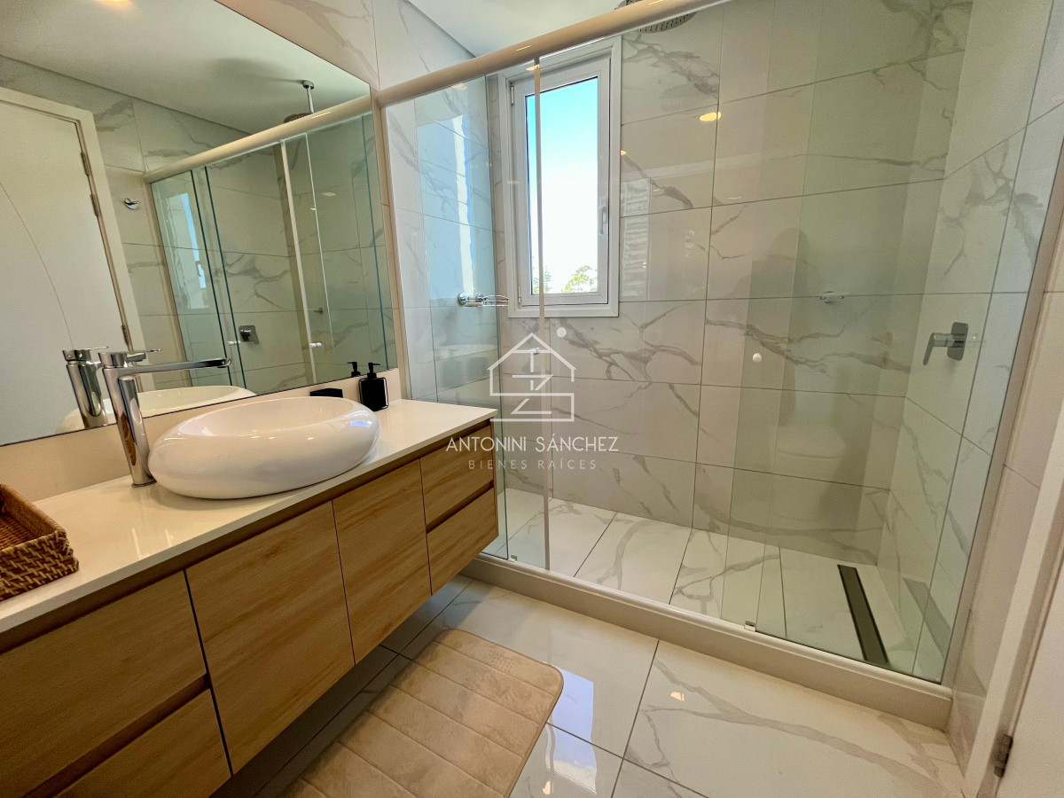 Apartamento ID.2570 - Venta apartamanto 2 dormitorios Punta del Este