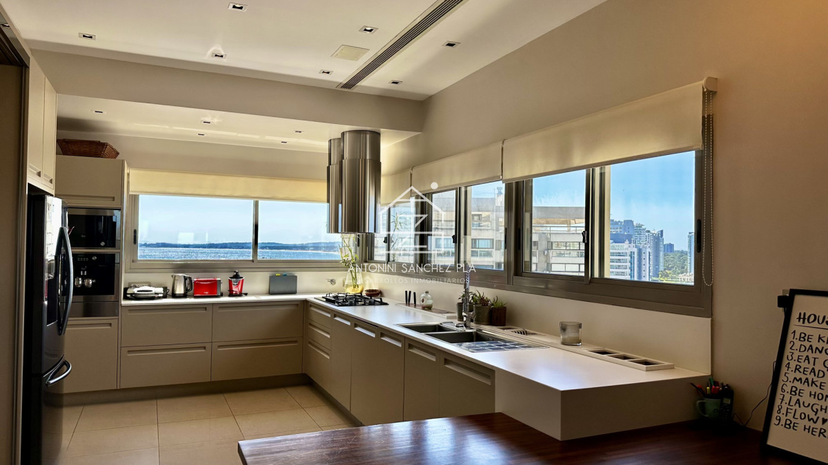 Apartamento ID.3965 - Venta Penthouse 5 dormitorios Punta del Este Brava