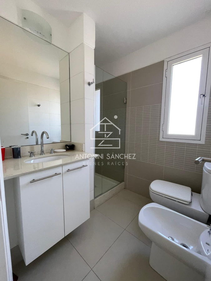 Apartamento ID.1598 - Alquiler anual apartamento 2 dormitorios Punta del Este