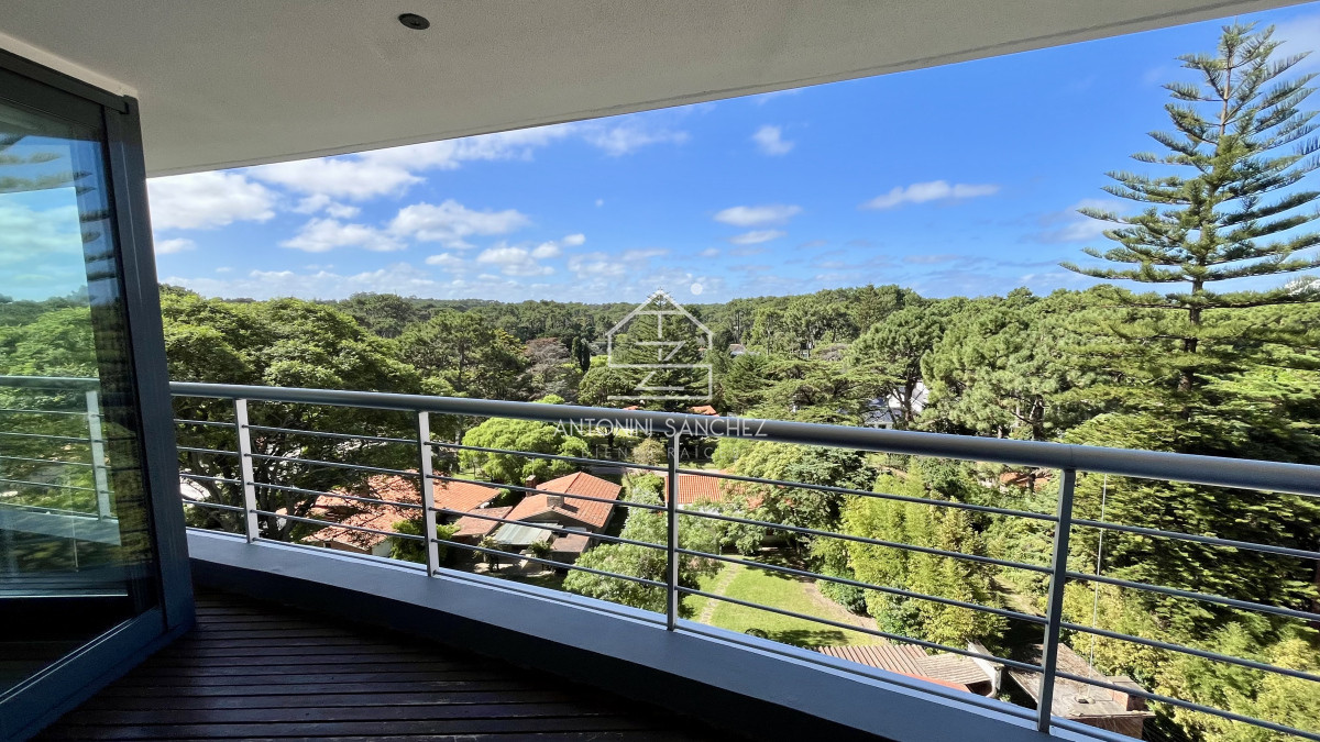 Apartamento ID.1917 - Venta Apartamento 3 Dormitorios Punta del Este Av Roosevelt