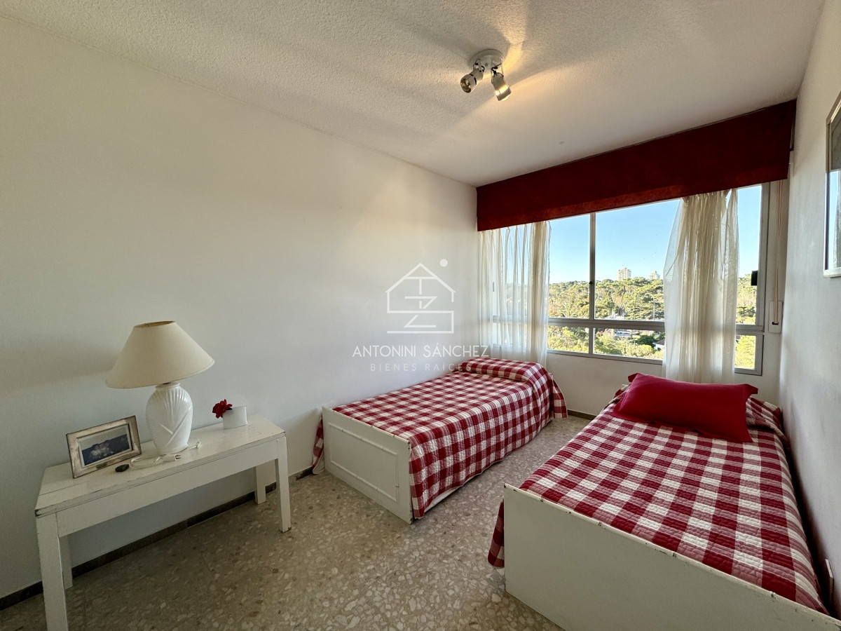 Apartamento ID.1083 - Venta apartamento 2 dormitorios mas dependencia