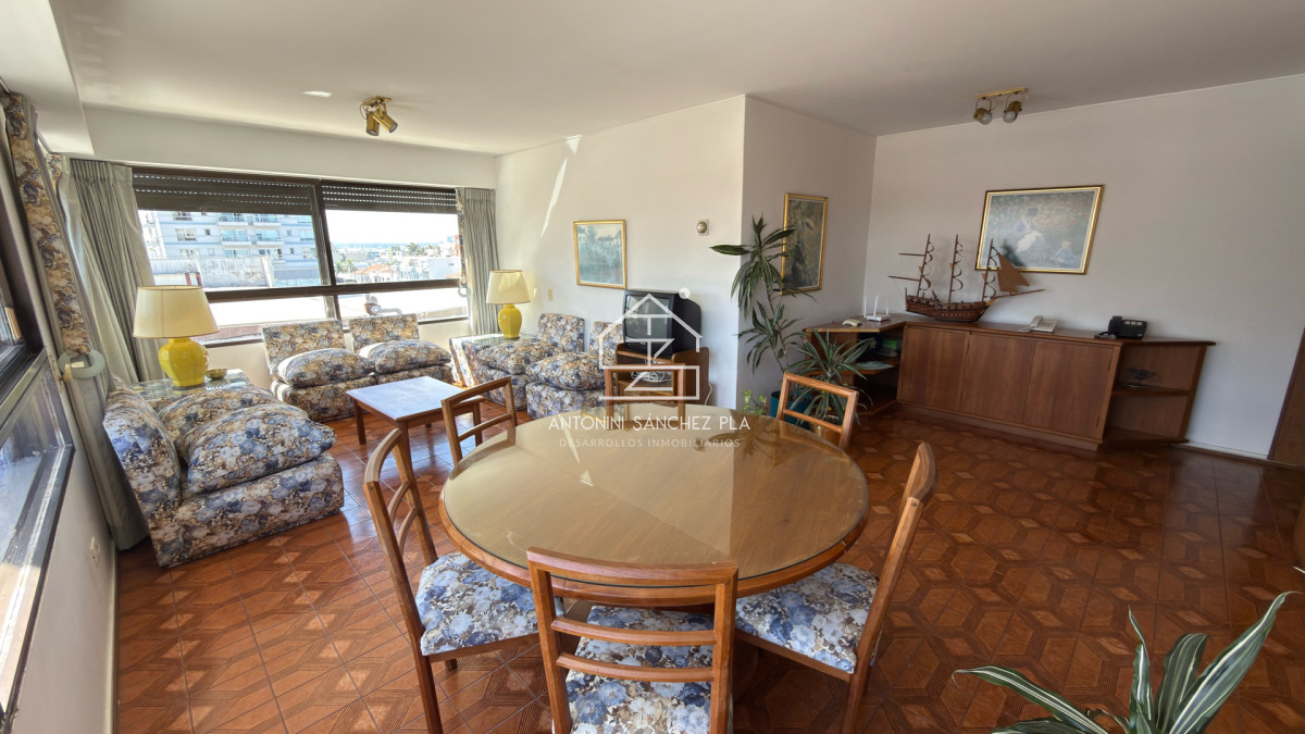 Apartamento ID.3199 - Venta Apartamento 2 Dormitorios y Dependencia Península Punta del Este