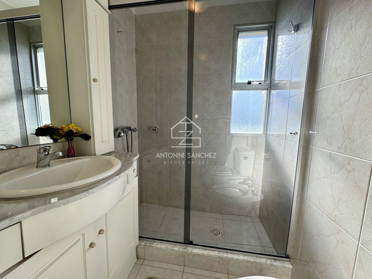 Apartamento ID.1082 - Venta apartamento 2 dormitorios 2 baños Punta del Este