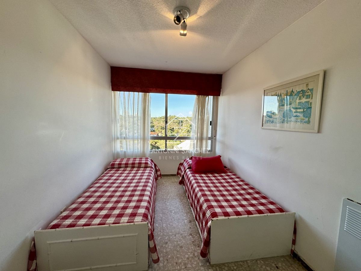 Apartamento ID.1083 - Venta apartamento 2 dormitorios mas dependencia