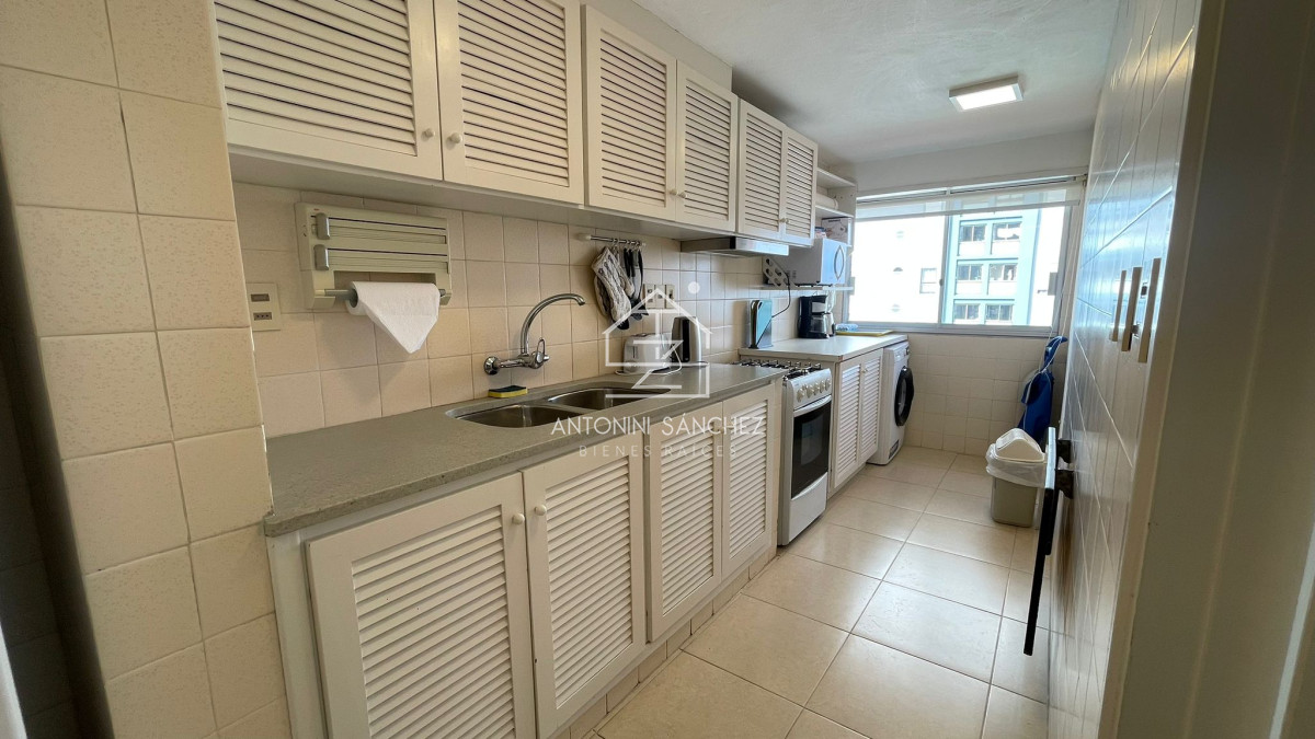 Apartamento ID.2210 - VENTA APARTAMENTO DE 2 DORMITORIOS. PUNTA DEL ESTE PENINSULA
