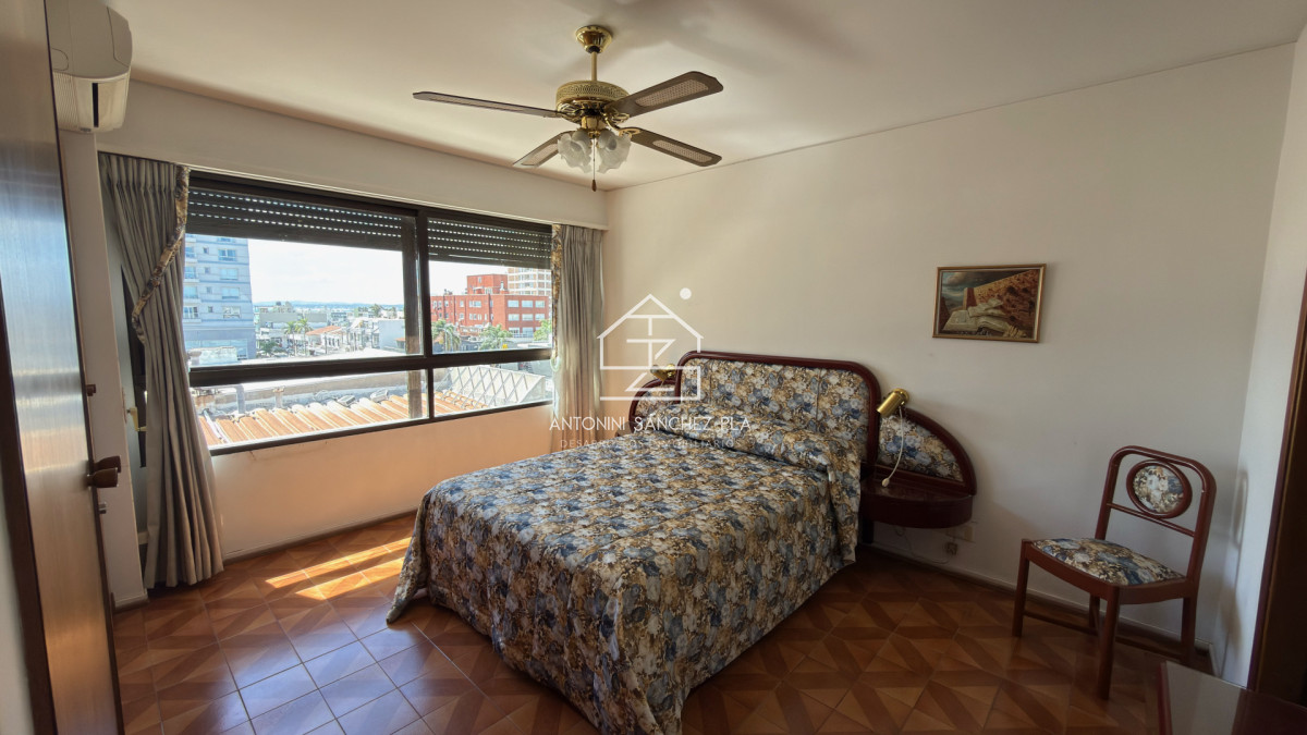 Apartamento ID.3199 - Venta Apartamento 2 Dormitorios y Dependencia Península Punta del Este