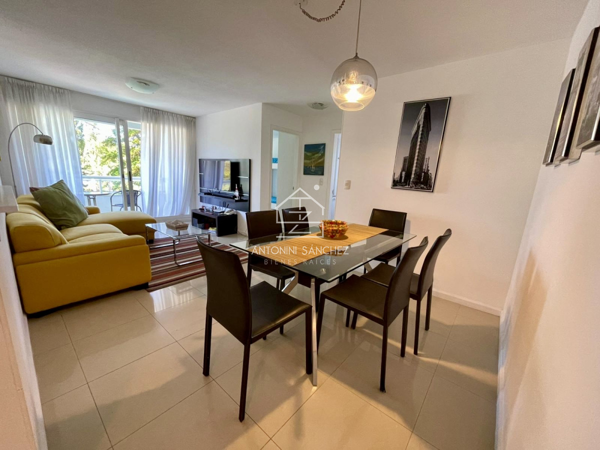 Apartamento ID.1598 - Alquiler anual apartamento 2 dormitorios Punta del Este