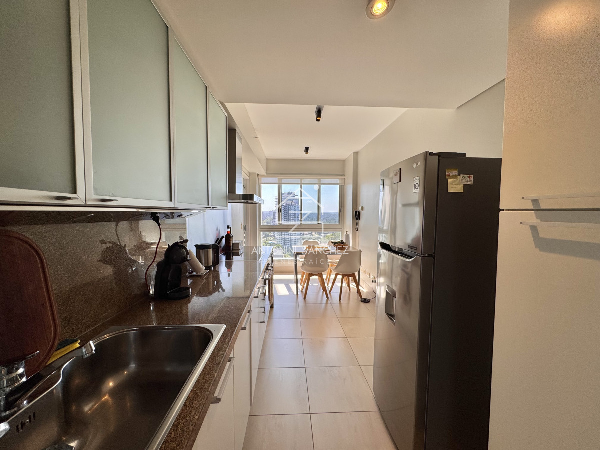 Apartamento ID.1749 - Venta Apartamento 2 dormitorios y servicio Le Parc Punta Del Este