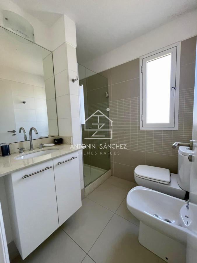Apartamento ID.1598 - Alquiler anual apartamento 2 dormitorios Punta del Este