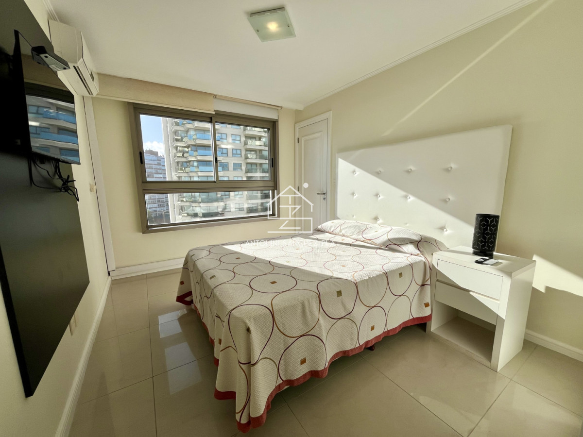 Apartamento ID.3511 - Venta Apartamento 3 Dormitorios Punta del Este