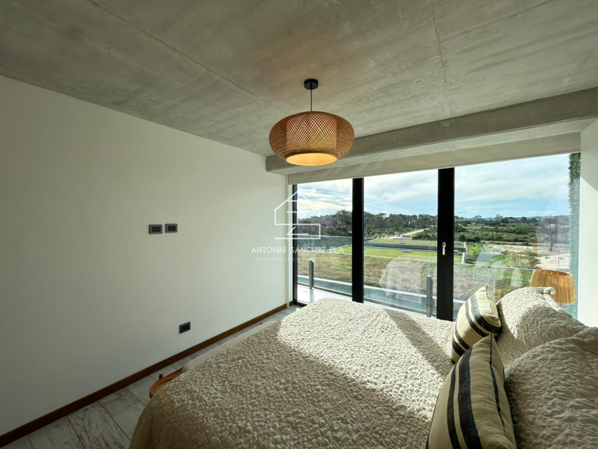 Apartamento ID.4371 - Venta apartamento un dormitorio Punta del Este playa Brava edificio Surfside