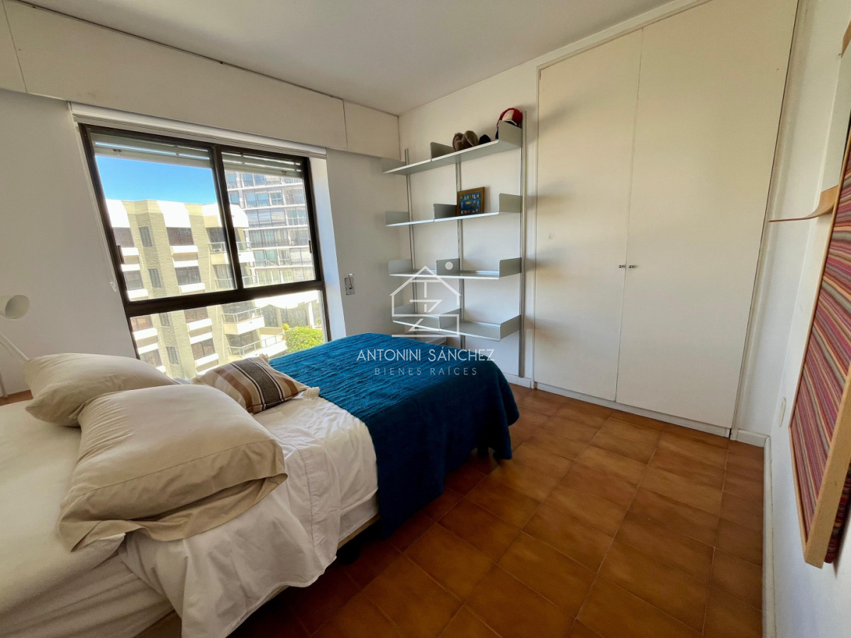 Apartamento ID.2953 - VENTA APARTAMENTO 4 DORMITORIOS PUNTA DEL ESTE