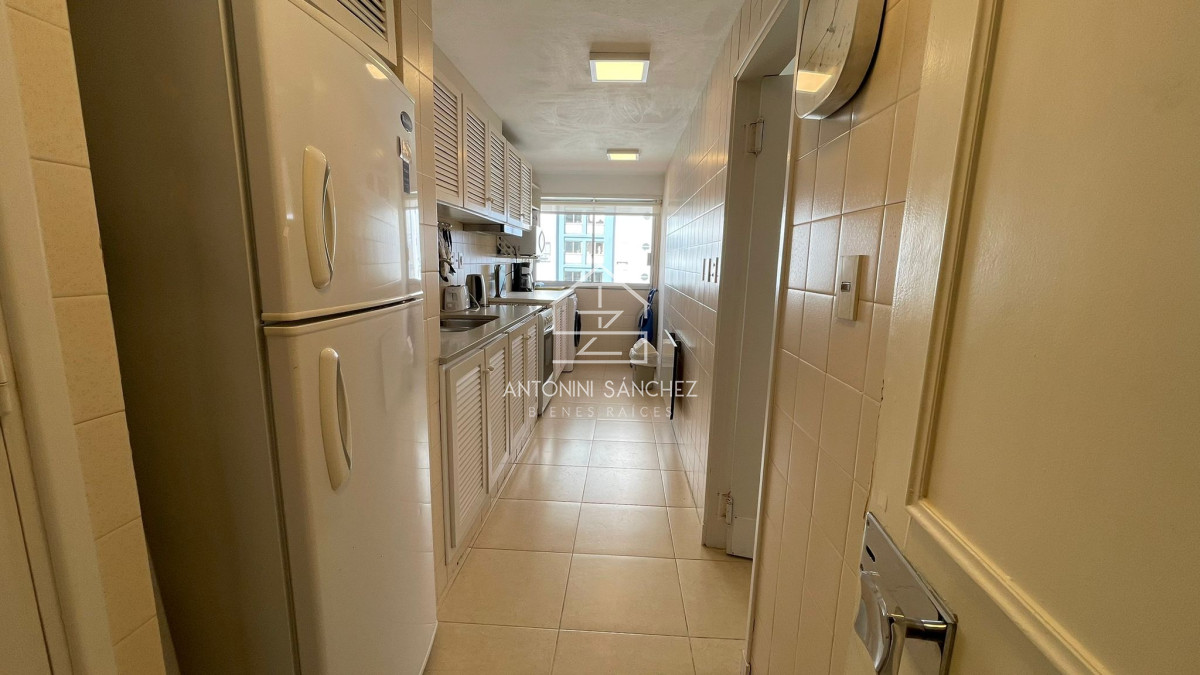 Apartamento ID.2210 - VENTA APARTAMENTO DE 2 DORMITORIOS. PUNTA DEL ESTE PENINSULA