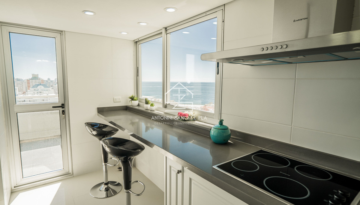 Apartamento ID.3641 - PISO ALTO CON VISTA AL PUERTO