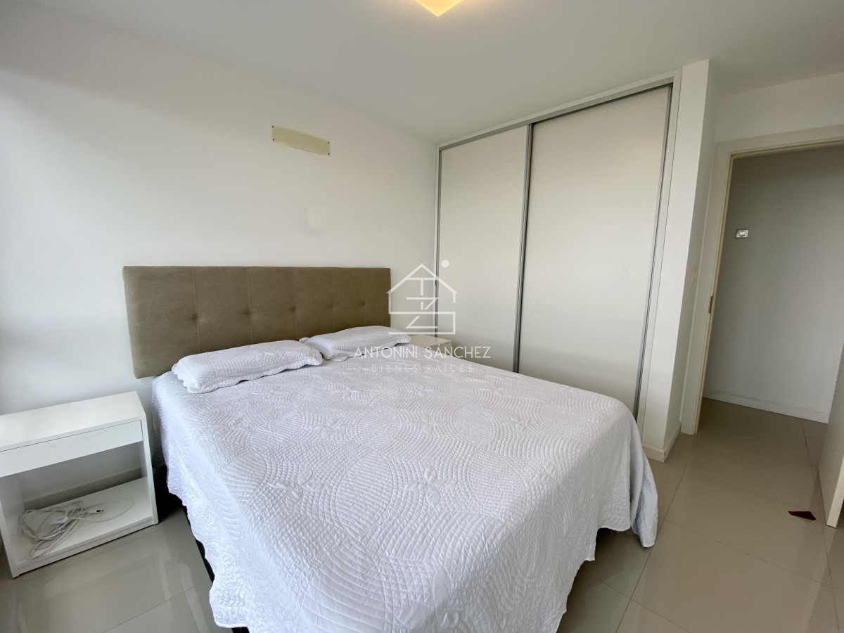 Apartamento ID.478 - Apartamento venta 3 dormitorios mas dependencia 