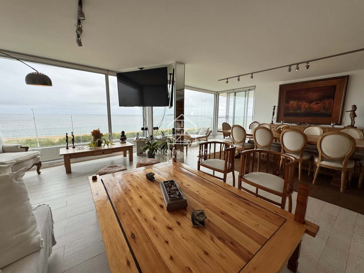 Apartamento ID.1577 - Venta apartamento 3 suites Punta del Este