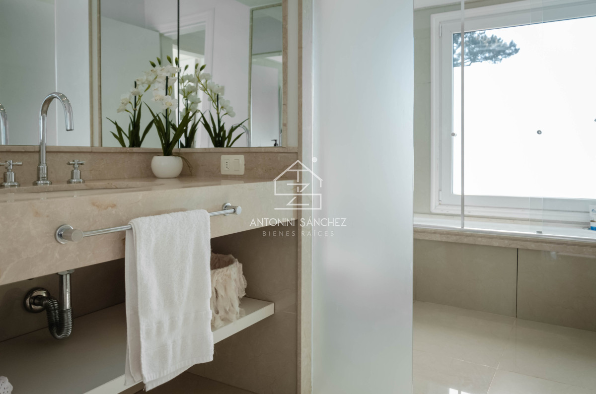 Apartamento ID.1667 - Venta Apartamento 2 dormitorios Punta del Este Veramansa