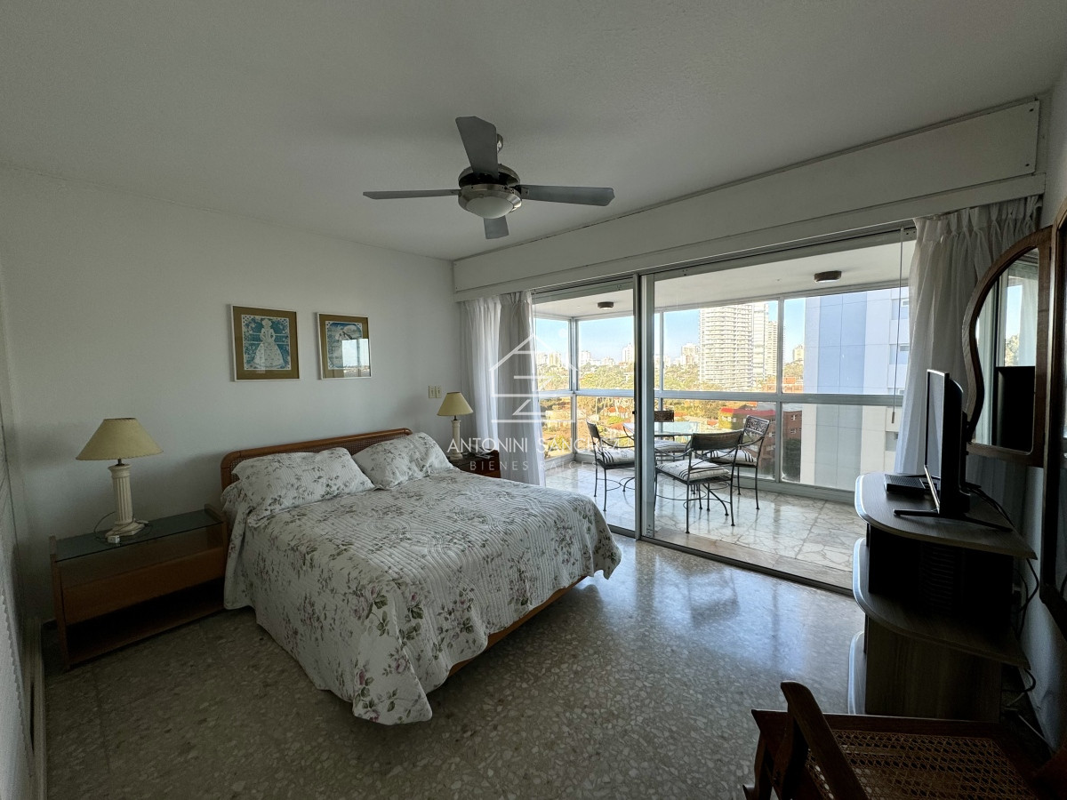 Apartamento ID.1083 - Venta apartamento 2 dormitorios mas dependencia