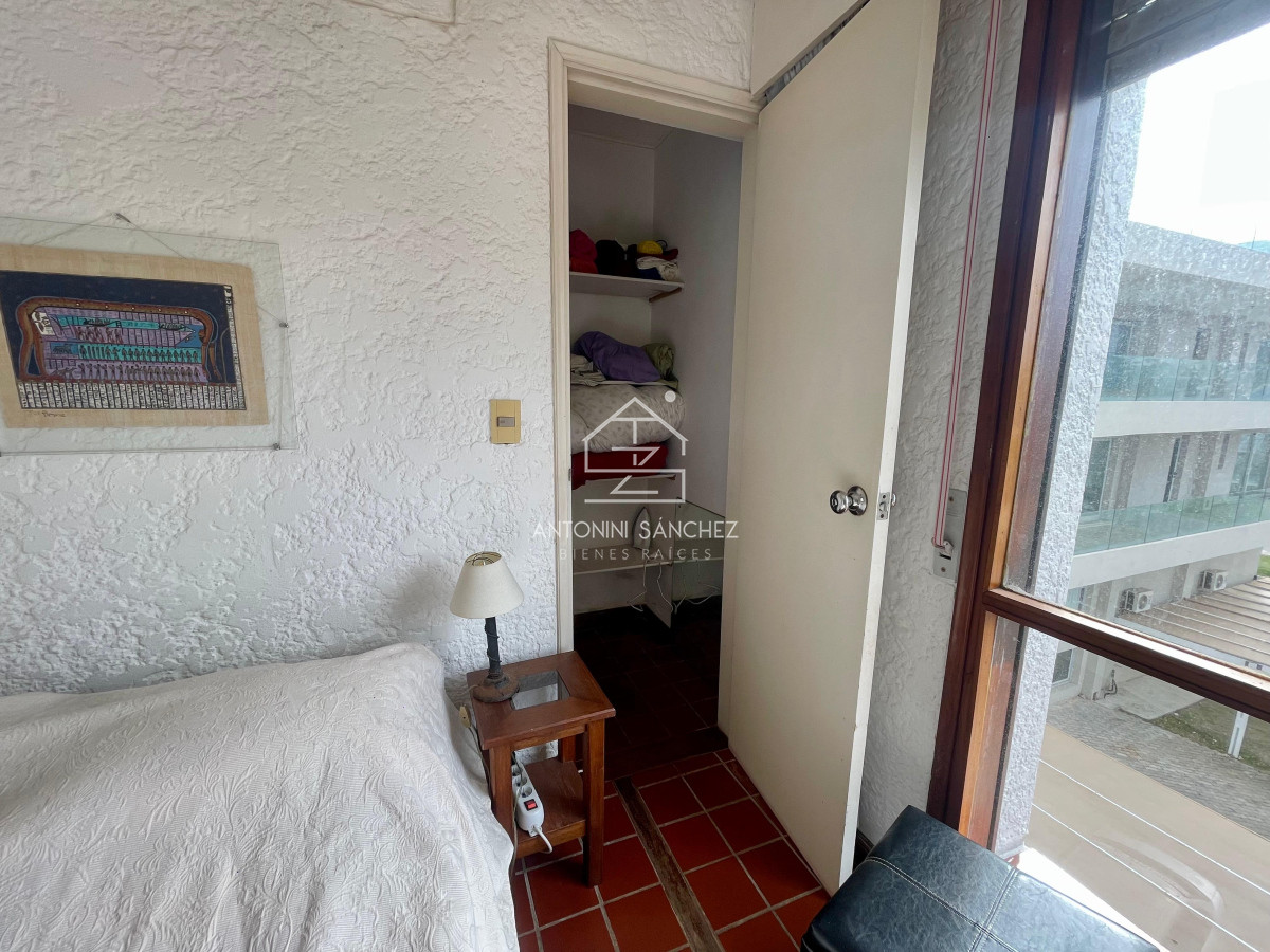 Apartamento ID.2286 - Venta de Apartamento en Mansa-Punta Del Este