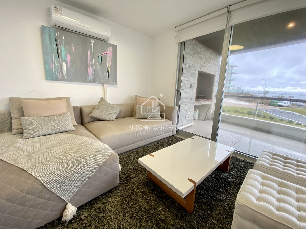 Apartamento ID.478 - Apartamento venta 3 dormitorios mas dependencia 