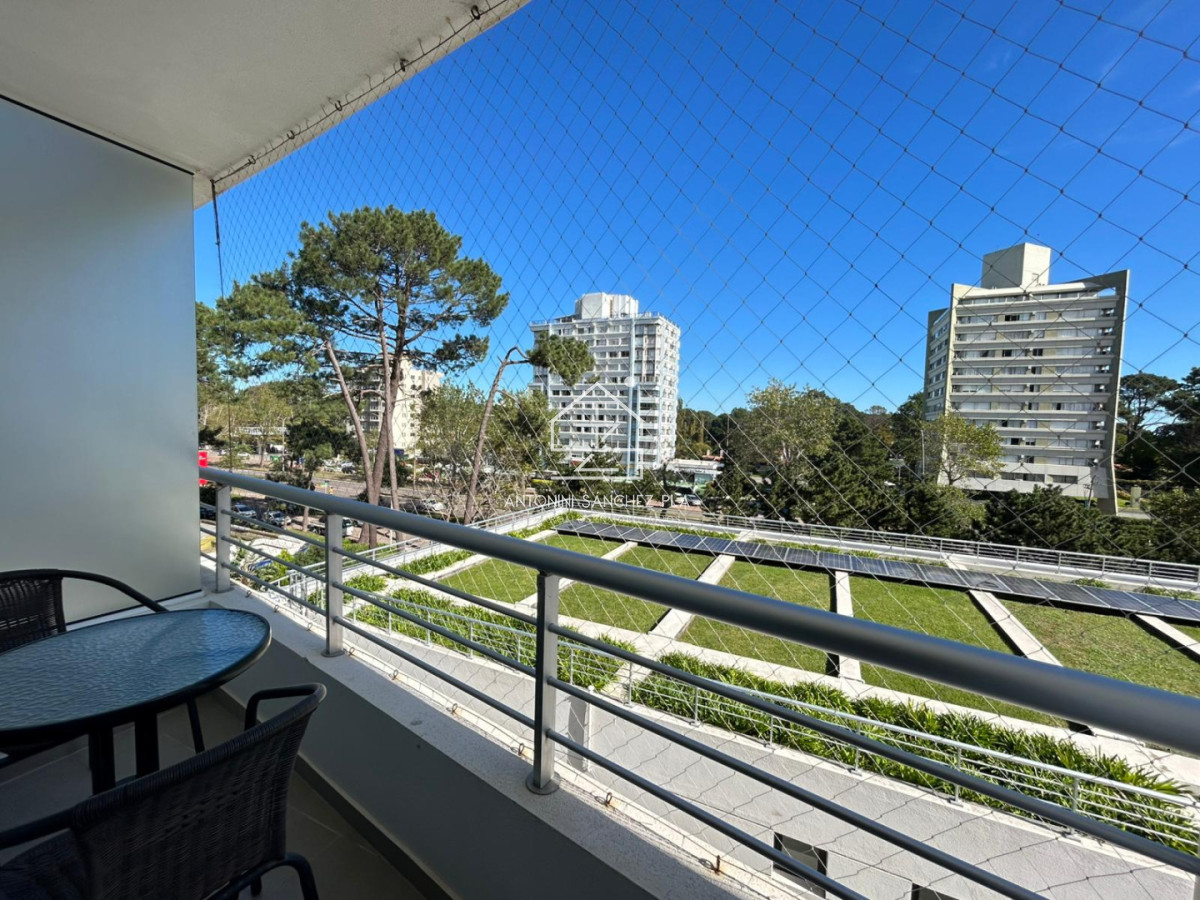Apartamento ID.4370 - Alquiler apartamento dos dormitorios Punta del Este Roosevelt edificio Greenlife