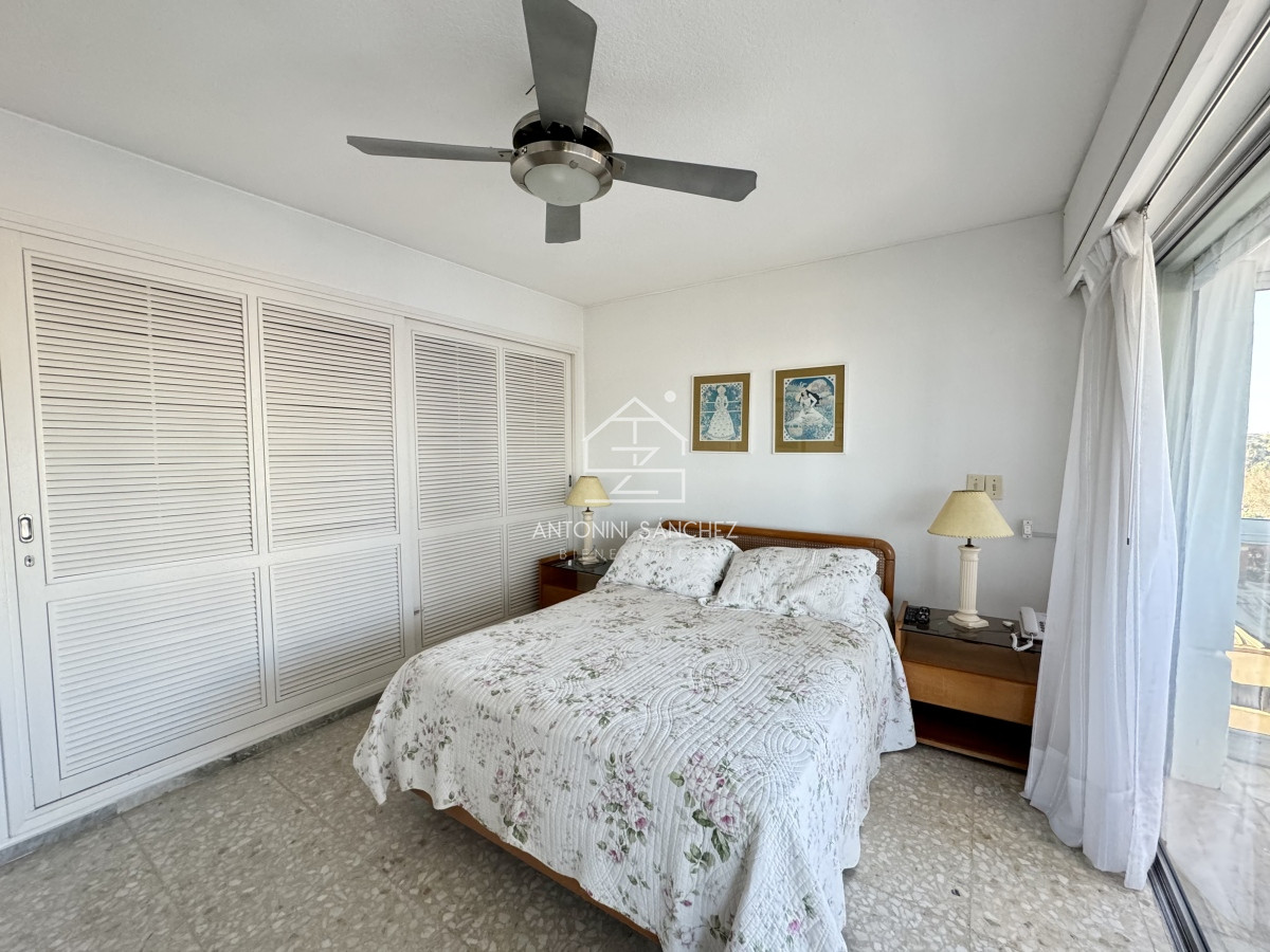 Apartamento ID.1083 - Venta apartamento 2 dormitorios mas dependencia