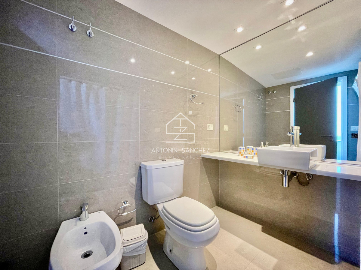 Apartamento ID.1128 - Venta Penthouse Punta Del Este