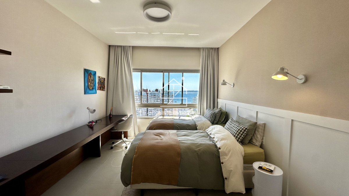 Apartamento ID.3965 - Venta Penthouse 5 dormitorios Punta del Este Brava