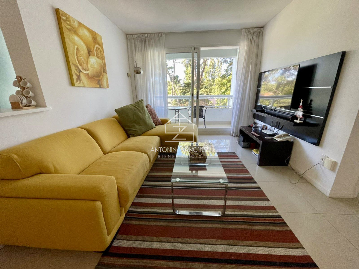 Apartamento ID.1598 - Alquiler anual apartamento 2 dormitorios Punta del Este