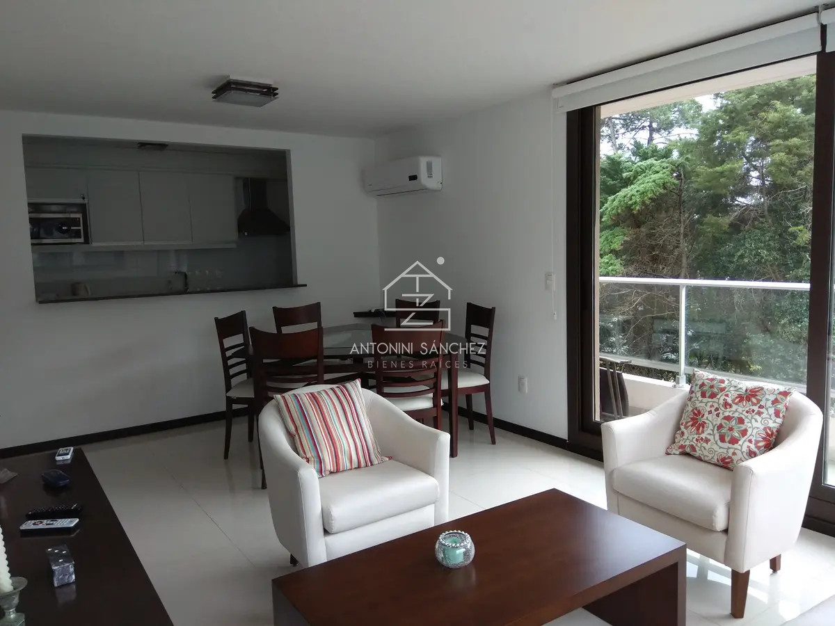 Apartamento ID.2711 - Alquiler temporal 2 dormitorios 2 baños Punta del Este 