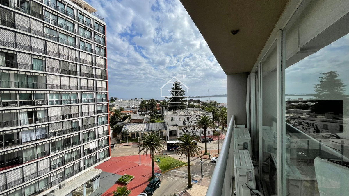 Apartamento ID.2210 - VENTA APARTAMENTO DE 2 DORMITORIOS. PUNTA DEL ESTE PENINSULA