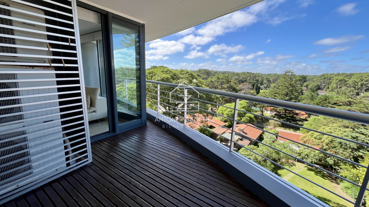 Apartamento ID.1917 - Venta Apartamento 3 Dormitorios Punta del Este Av Roosevelt
