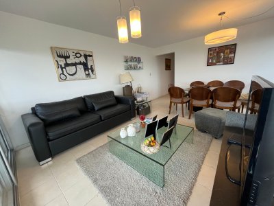 VENTA APARTAMENTO DE 3 DORMITORIOS EN ROOSEVELT