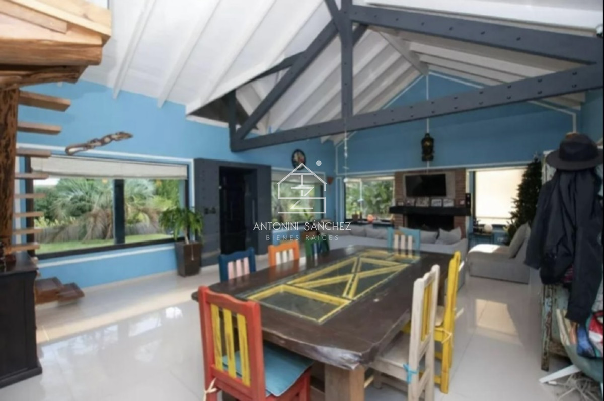 Casa ID.989 - Casa en Venta, Punta del Este, Marly
