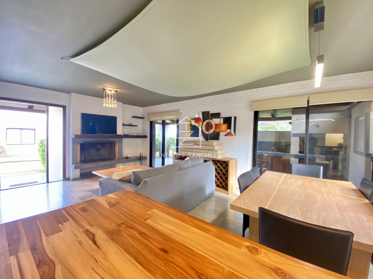Casa ID.582 - Casa venta 2 dormitorios Parque Pinares