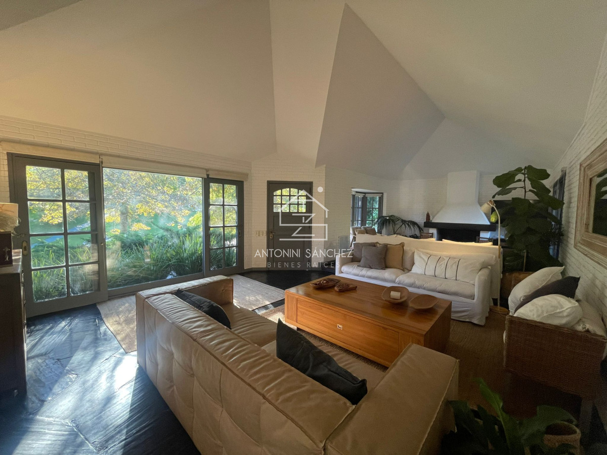 Casa ID.500 - Casa venta 3 dormitorios y servicio