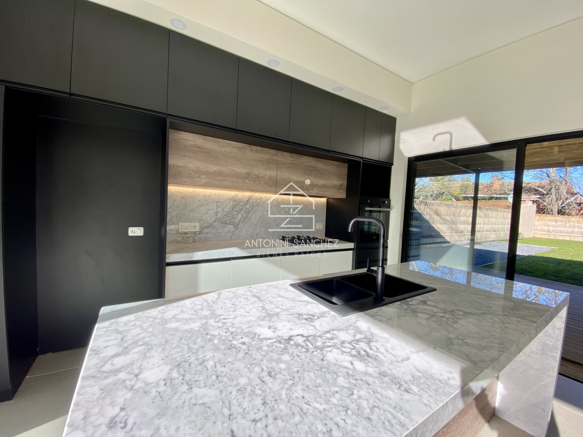 Casa ID.633 - Venta casa 3 dormitorios mas dependencia Punta del Este